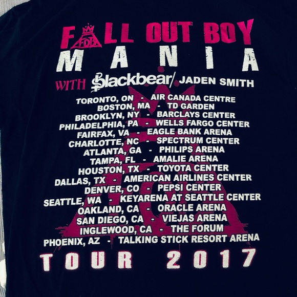 FALL OUT BOY MANIA TOUR 2017 Tshirt Men’s sz S Tour fan merch item NEW - Picture 4 of 4